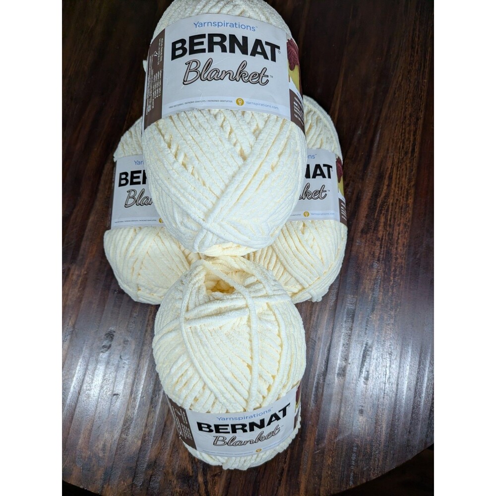 Lot of 4 Bernat Blanket Yarn Vintage White 10.5oz - NEW Matching Dye Lots